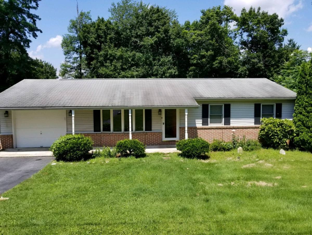 House for rent at 4090 Ridgeview Rd, Harrisburg, PA 17112