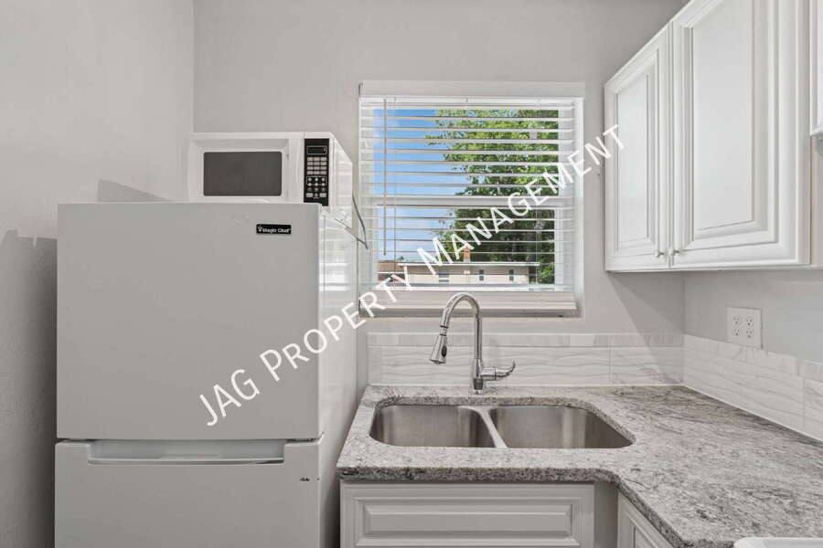 Apartment for rent at 1123 Lasalle St #8, Jacksonville, FL 32207