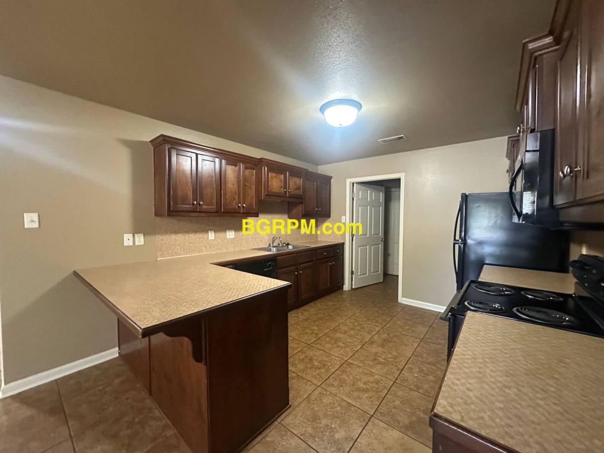 Apartment for rent at 908-912 A & B Stanphil Rd, Jacksonville, AR 72076