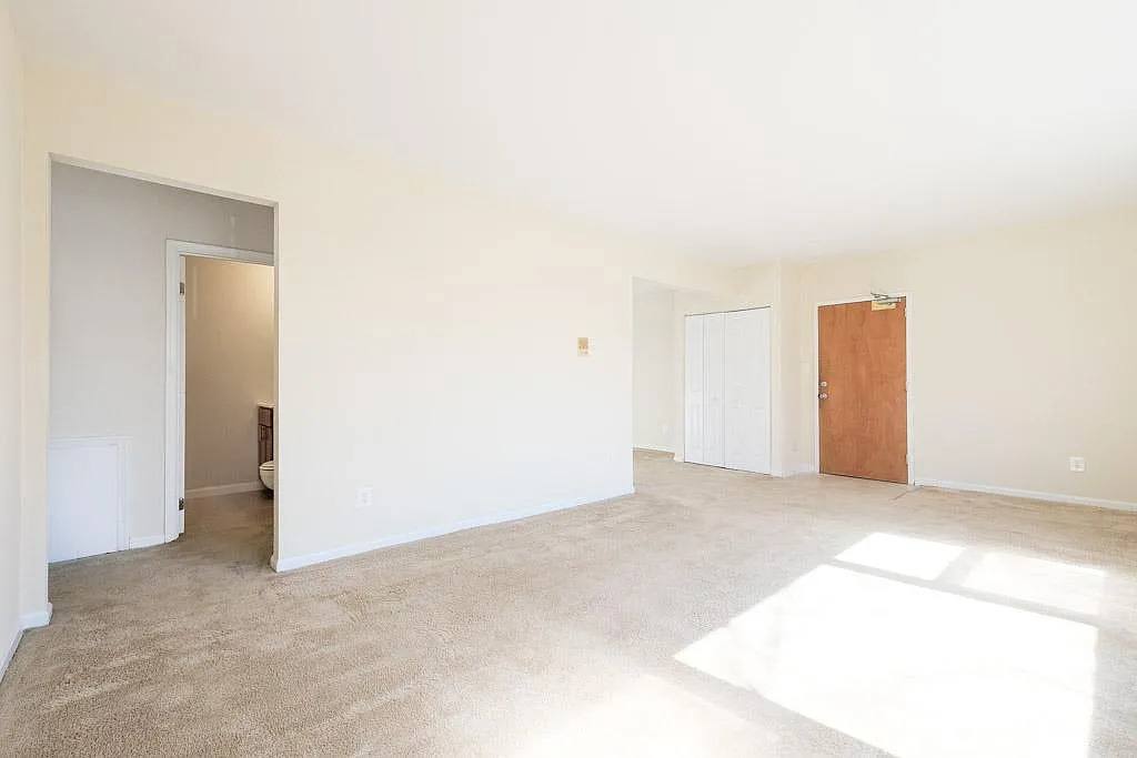 Apartment for rent at 219 S Payne St #201, Alexandria, VA 22314