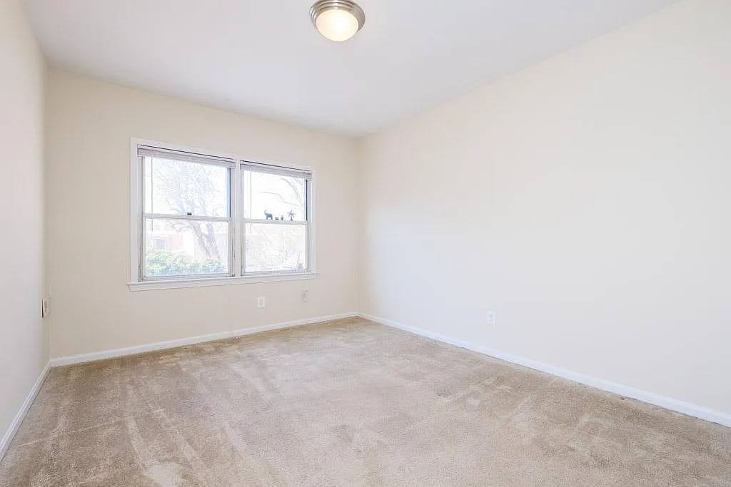 Apartment for rent at 219 S Payne St #201, Alexandria, VA 22314