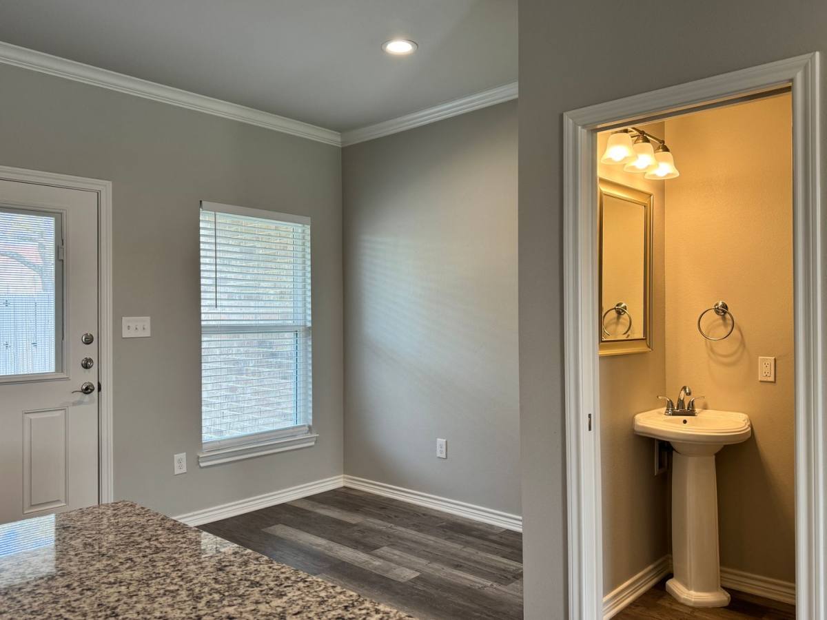 Townhouse for rent at 1655 S Kennedy Ave, Tyler, TX 75701