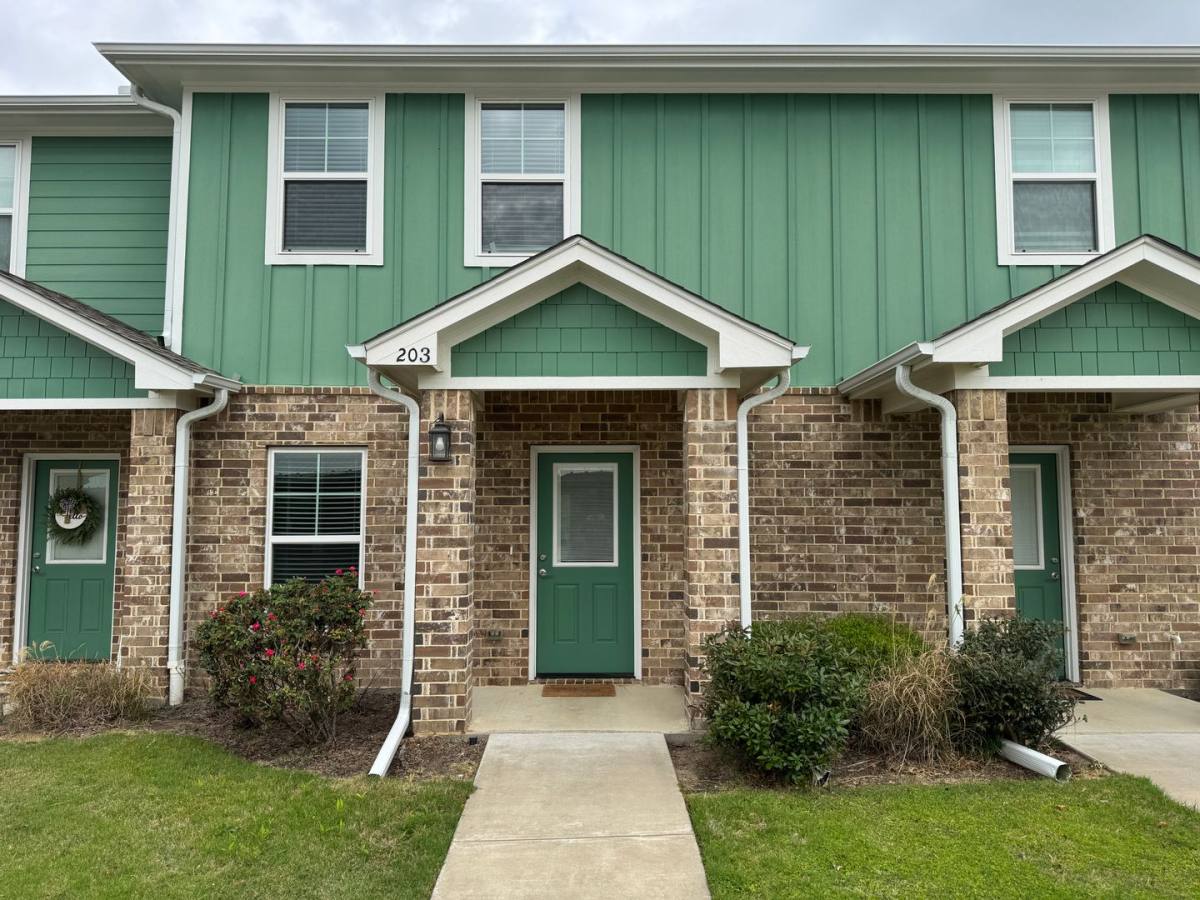 Townhouse for rent at 1655 S Kennedy Ave, Tyler, TX 75701