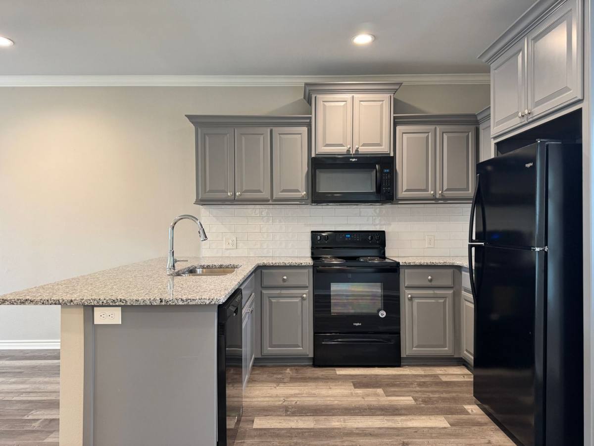 Townhouse for rent at 1655 S Kennedy Ave, Tyler, TX 75701
