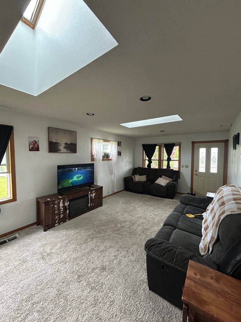 House for rent at 910 Grand Ave, Stetsonville, WI 54480