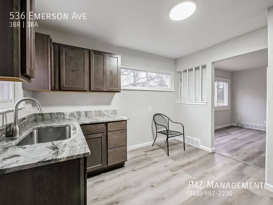 House for rent at 536 Emerson Ave, Pontiac, MI 48342