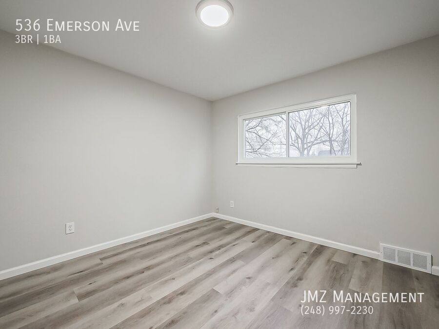 House for rent at 536 Emerson Ave, Pontiac, MI 48342