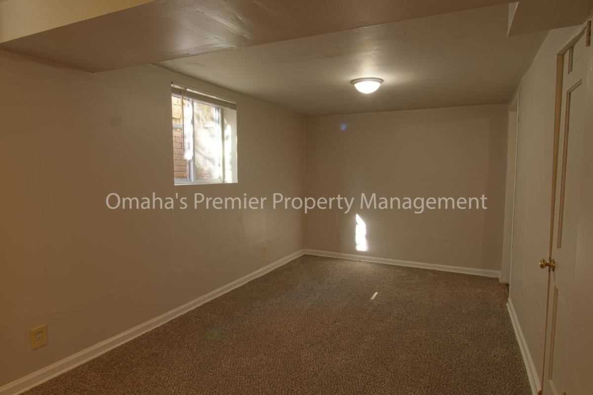 Apartment for rent at 4414 Curtis Ave, Omaha, NE 68111