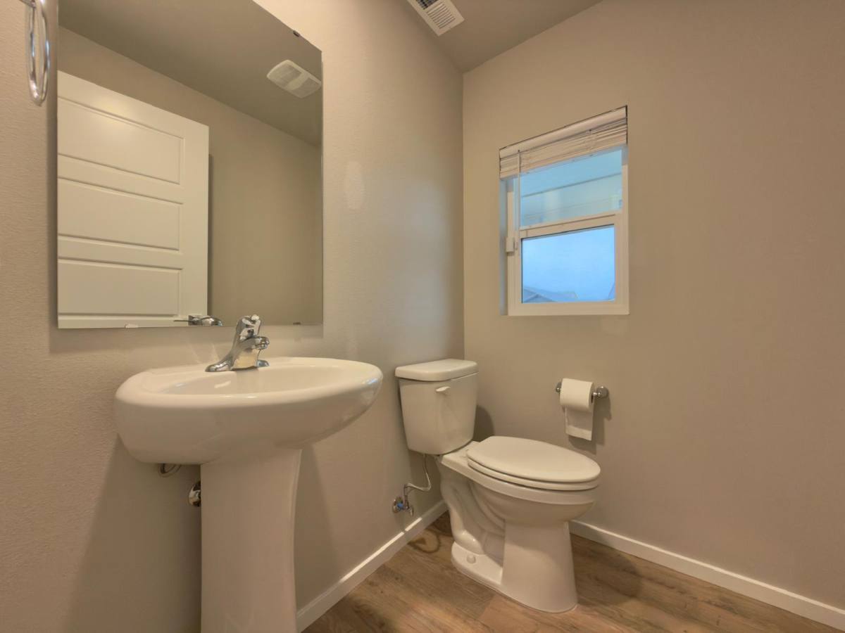 House for rent at 3883 Clinton Rd, Spokane, WA 99206
