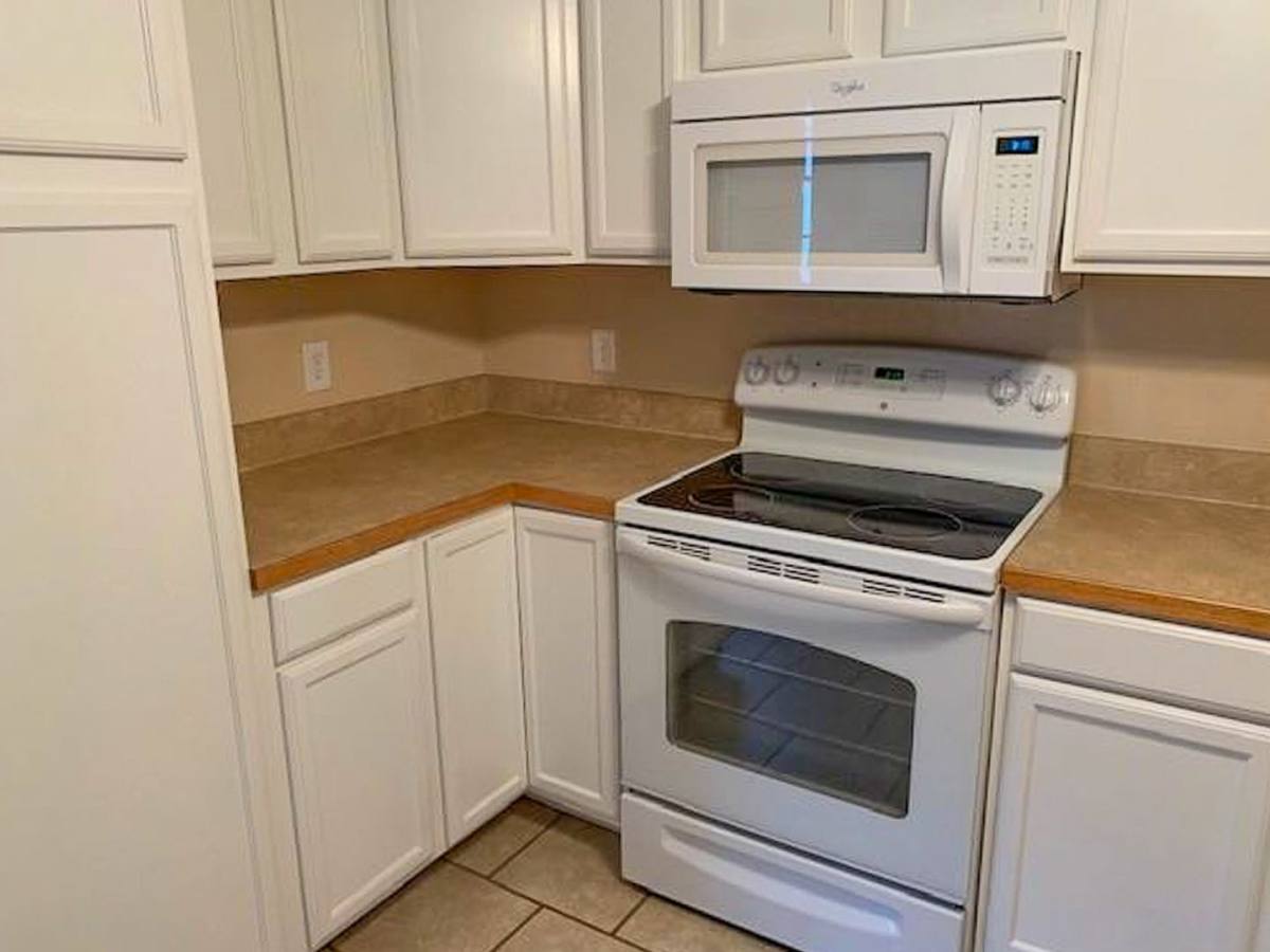House for rent at 1807 N McDonald Ave, Decatur, TX 76234