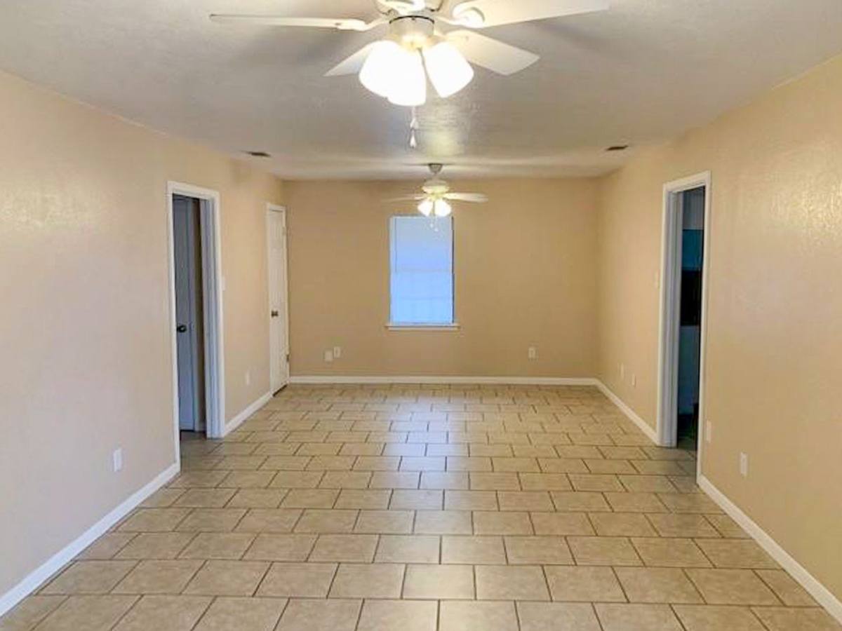 House for rent at 1807 N McDonald Ave, Decatur, TX 76234