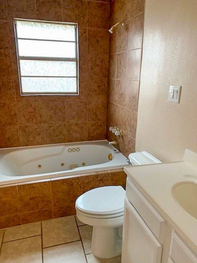 House for rent at 1807 N McDonald Ave, Decatur, TX 76234