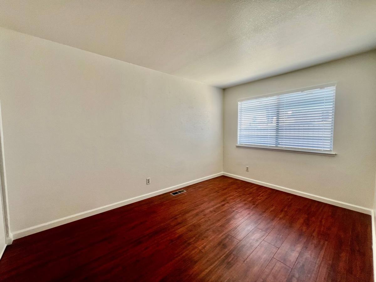 Townhouse for rent at 975 Owsley Ave, San Jose, CA 95122