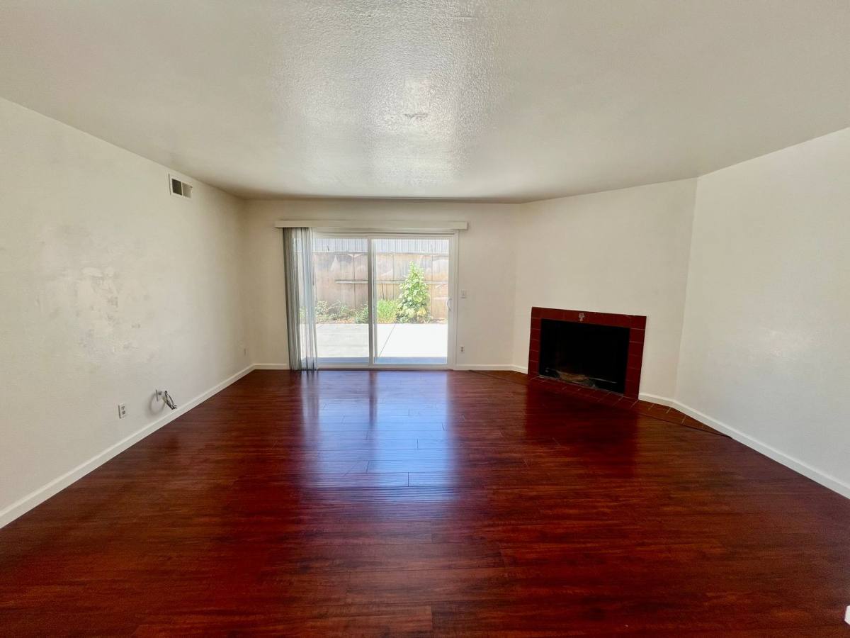 Townhouse for rent at 975 Owsley Ave, San Jose, CA 95122