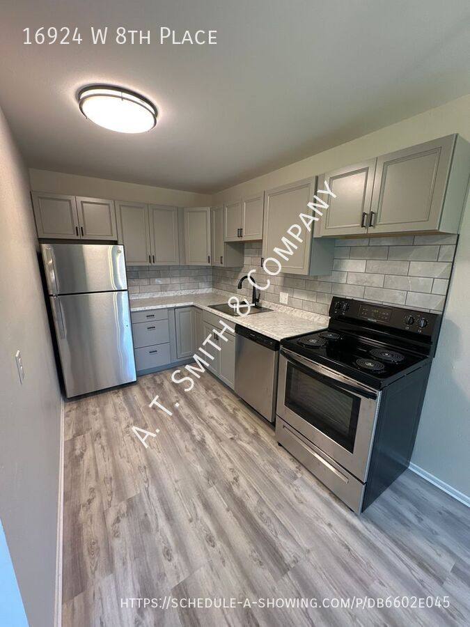 Apartment for rent at 16924 W 8th Place, Golden, CO 80401