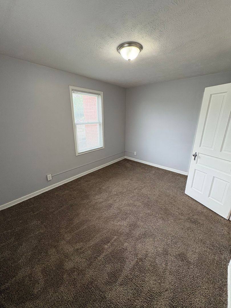 Apartment for rent at 304 N 31st St, Omaha, NE 68131