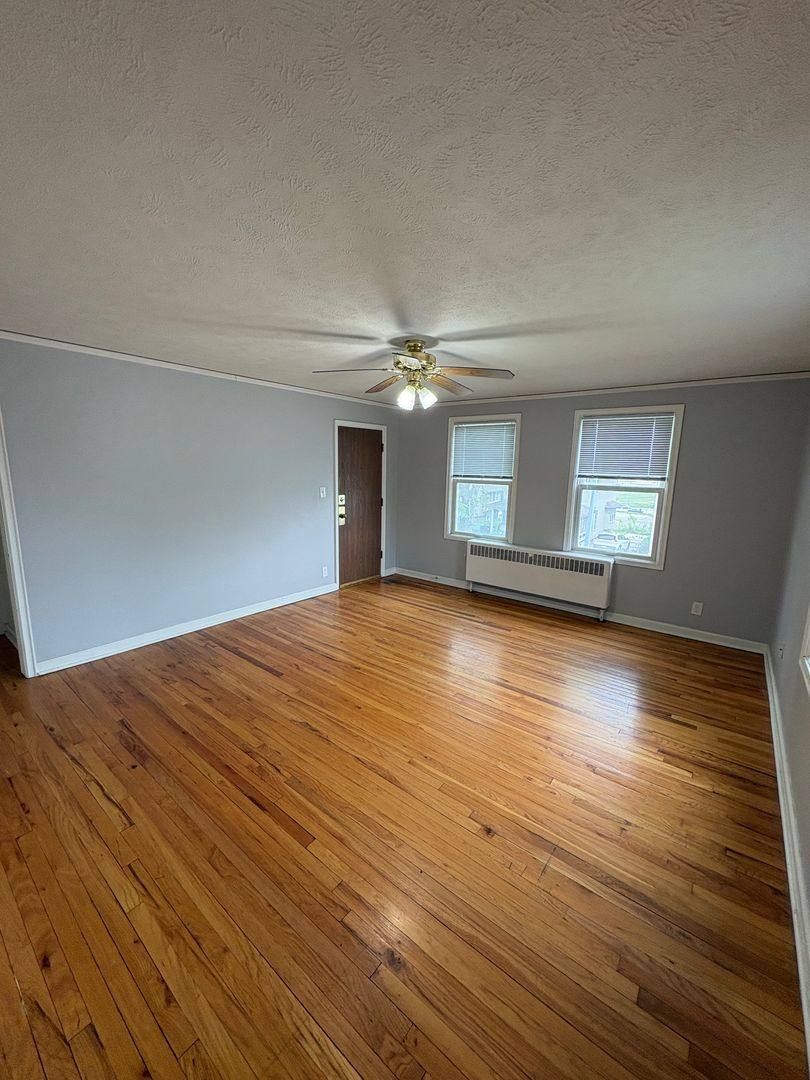 Apartment for rent at 304 N 31st St, Omaha, NE 68131