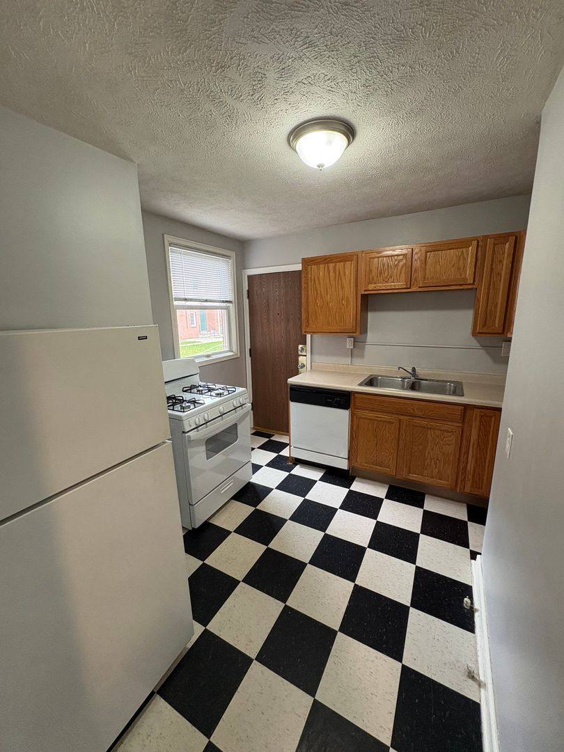 Apartment for rent at 304 N 31st St, Omaha, NE 68131