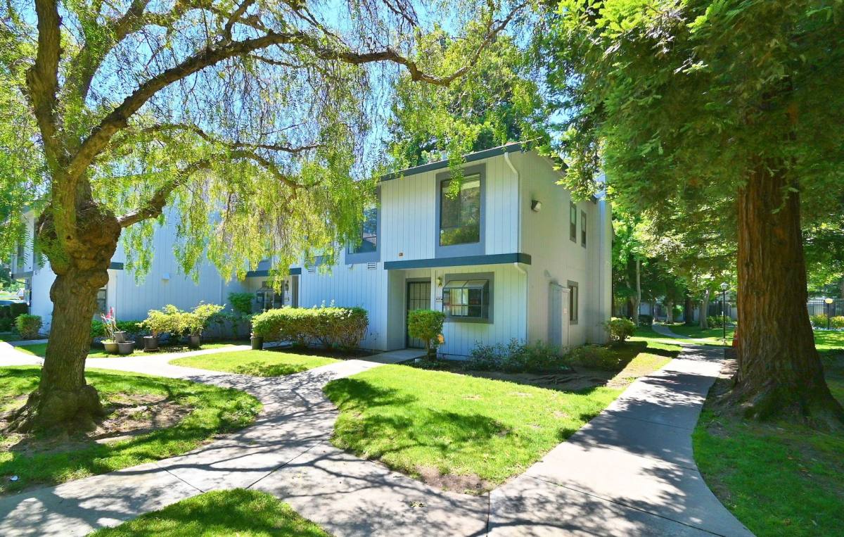 Townhouse for rent at 36895 Newark Blvd #A, Newark, CA 94560