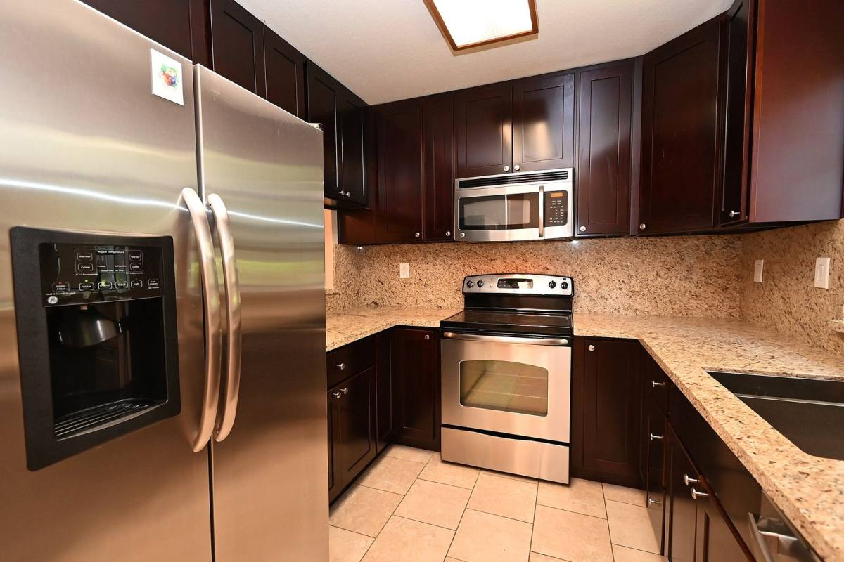 Townhouse for rent at 36895 Newark Blvd #A, Newark, CA 94560