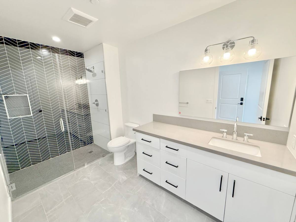 Apartment for rent at 11500 Culver Blvd, Los Angeles, CA 90066