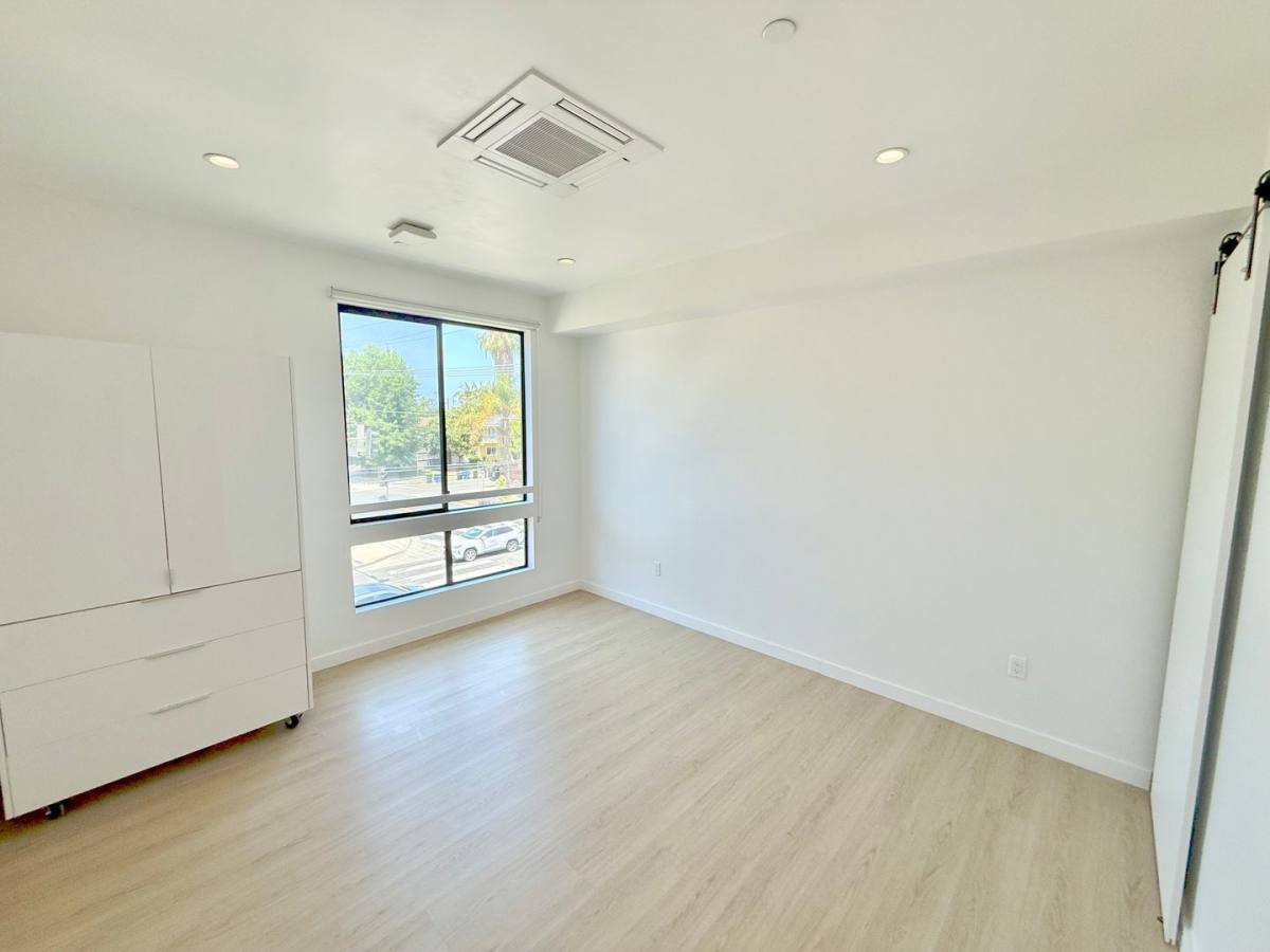 Apartment for rent at 11500 Culver Blvd, Los Angeles, CA 90066