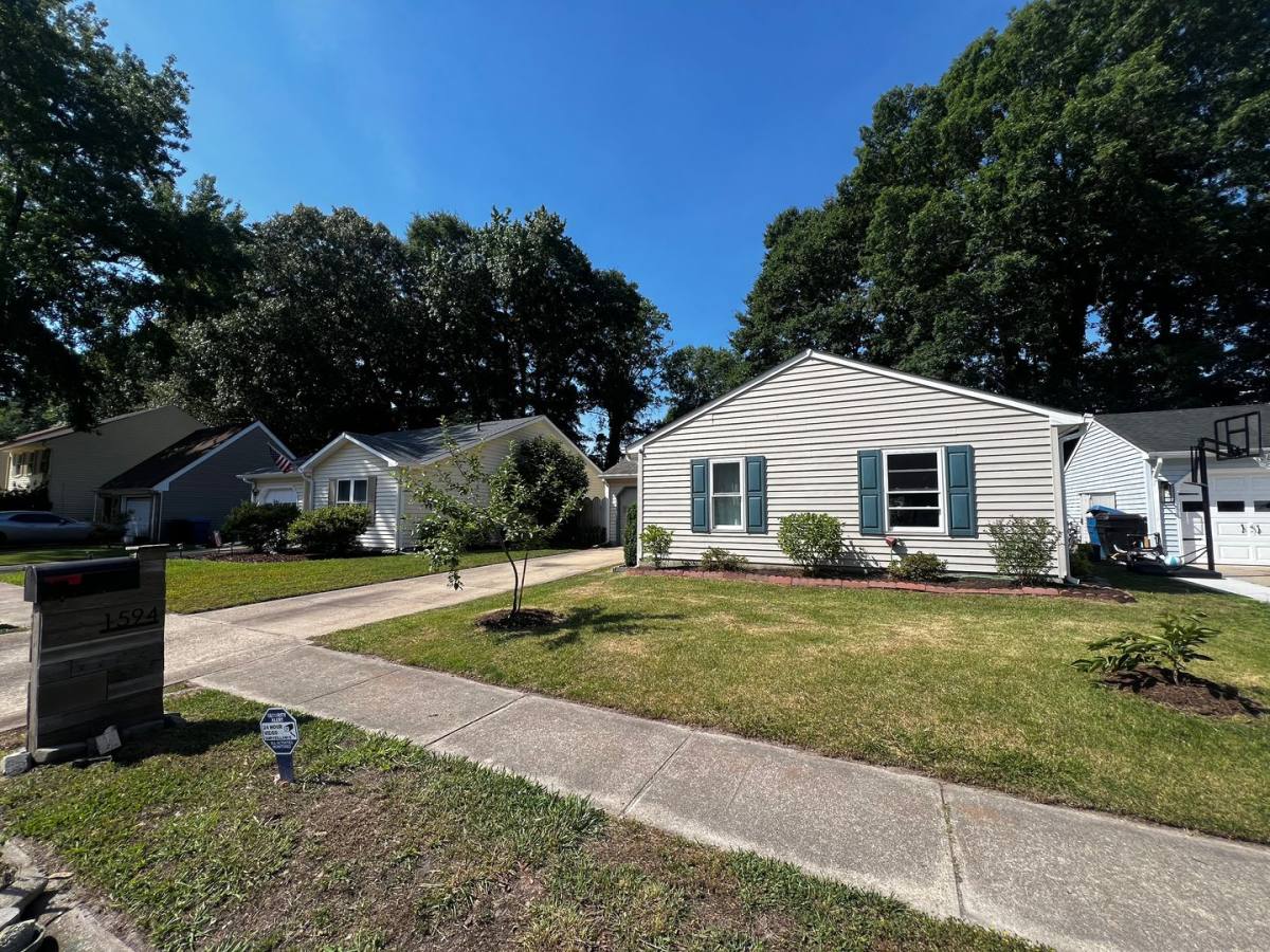 House for rent at 1594 Hummingbird Lane, Virginia Beach, VA 23454