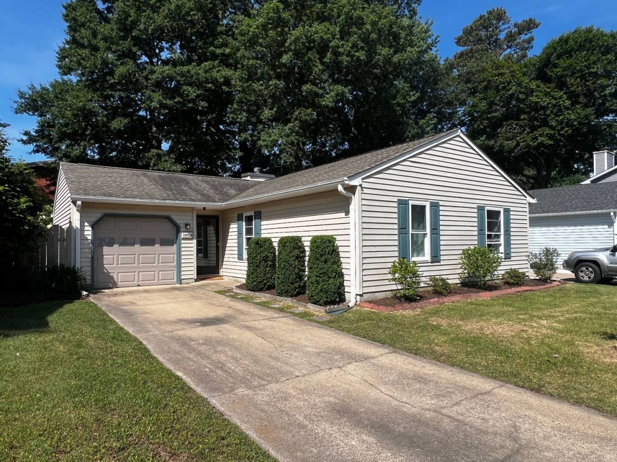 House for rent at 1594 Hummingbird Lane, Virginia Beach, VA 23454