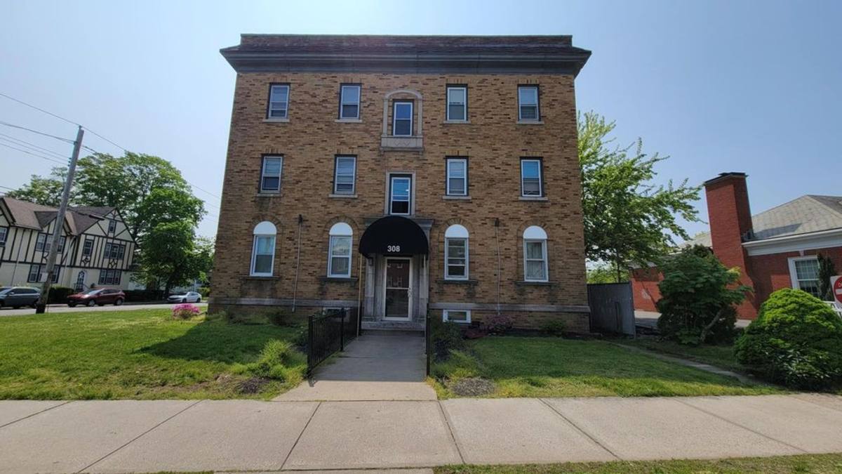 Apartment for rent at 308 Main St, West Haven, CT 06516