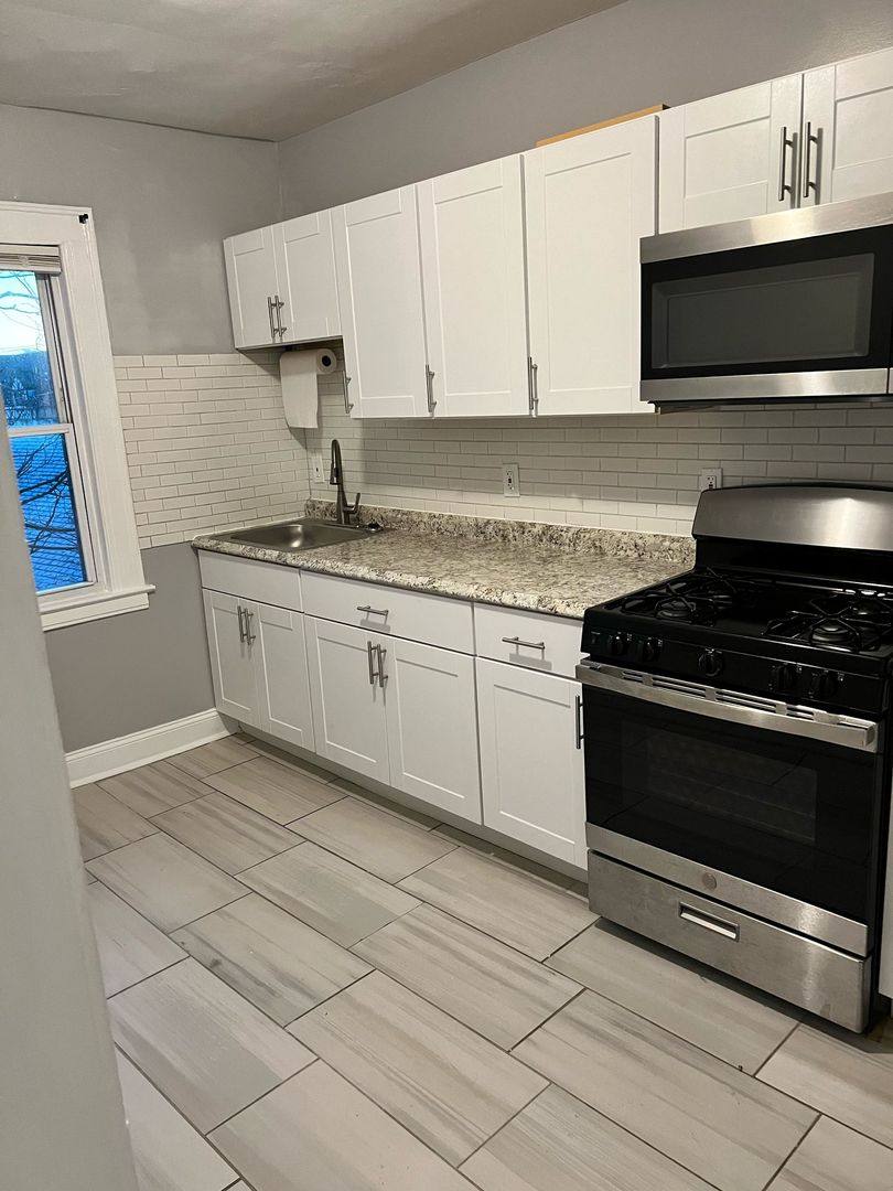Apartment for rent at 308 Main St, West Haven, CT 06516