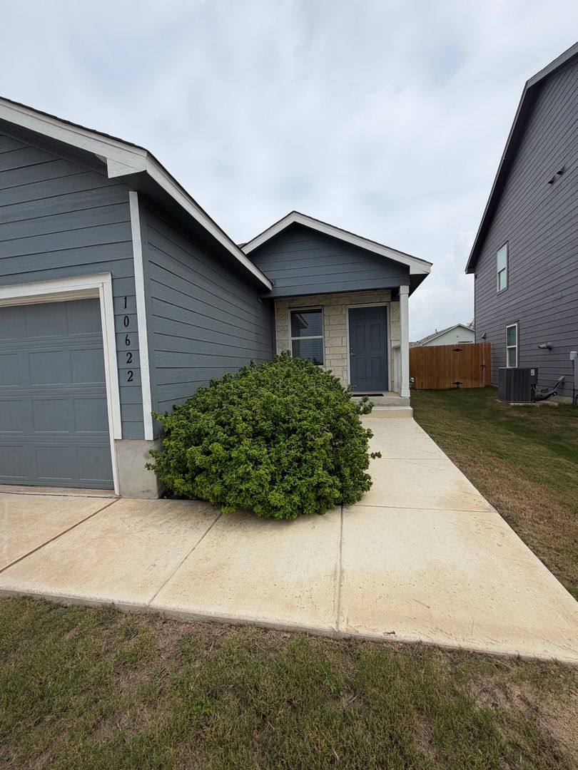 House for rent at 10622 Vesta Curve, San Antonio, TX 78224