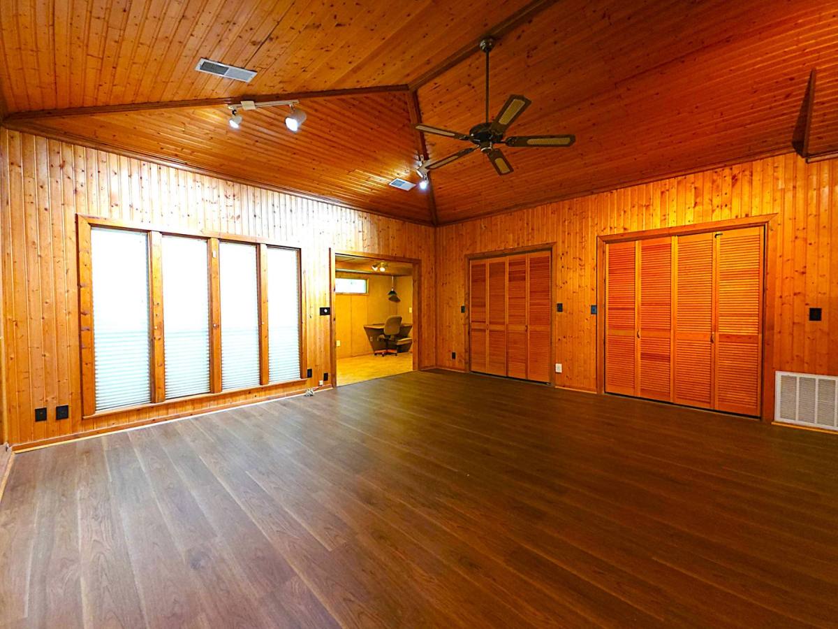 House for rent at 19934 Channel View Dr, Flint, TX 75762