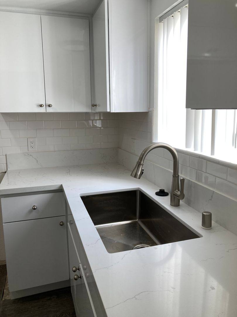 Apartment for rent at 13215 Moorpark St, Sherman Oaks, CA 91423