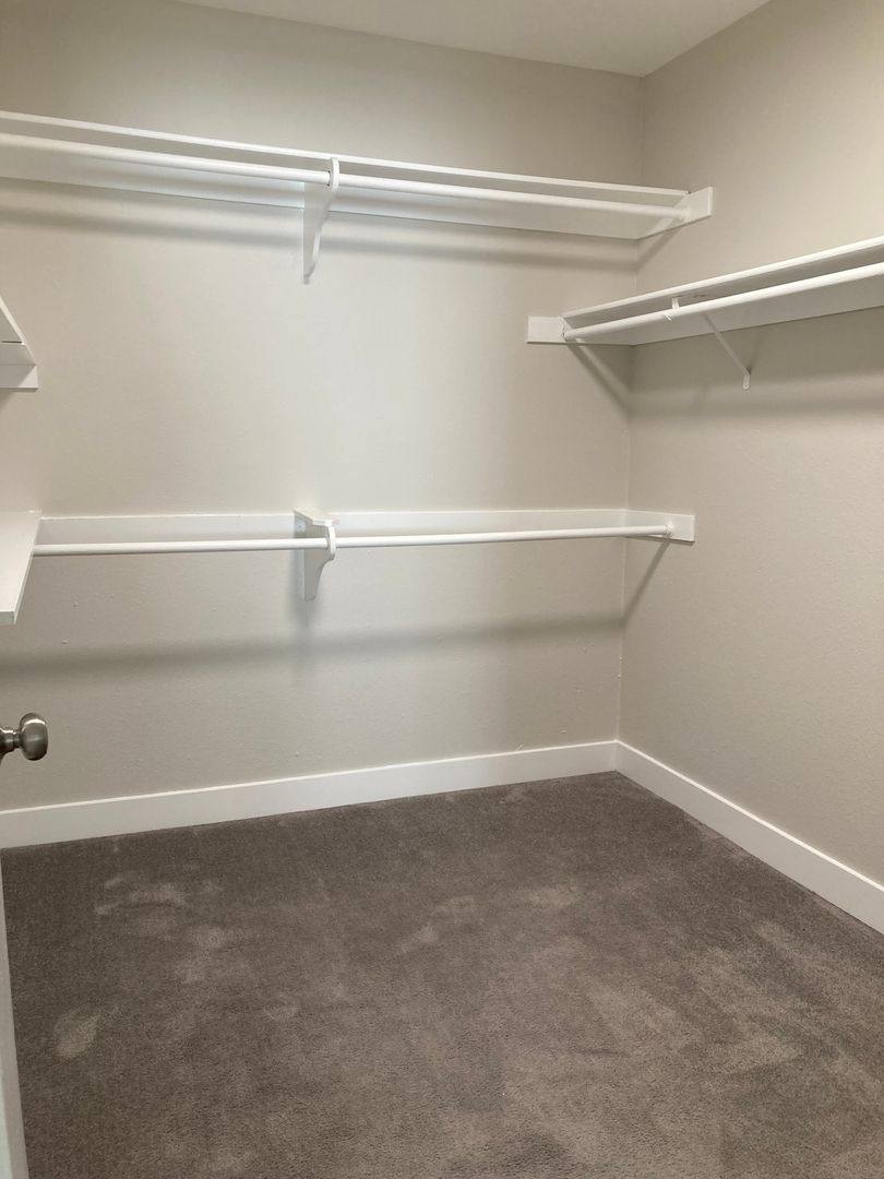 Apartment for rent at 13215 Moorpark St, Sherman Oaks, CA 91423