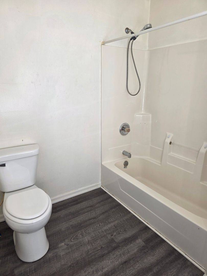 Apartment for rent at 105 W Emeline St, Milford, IN 46542