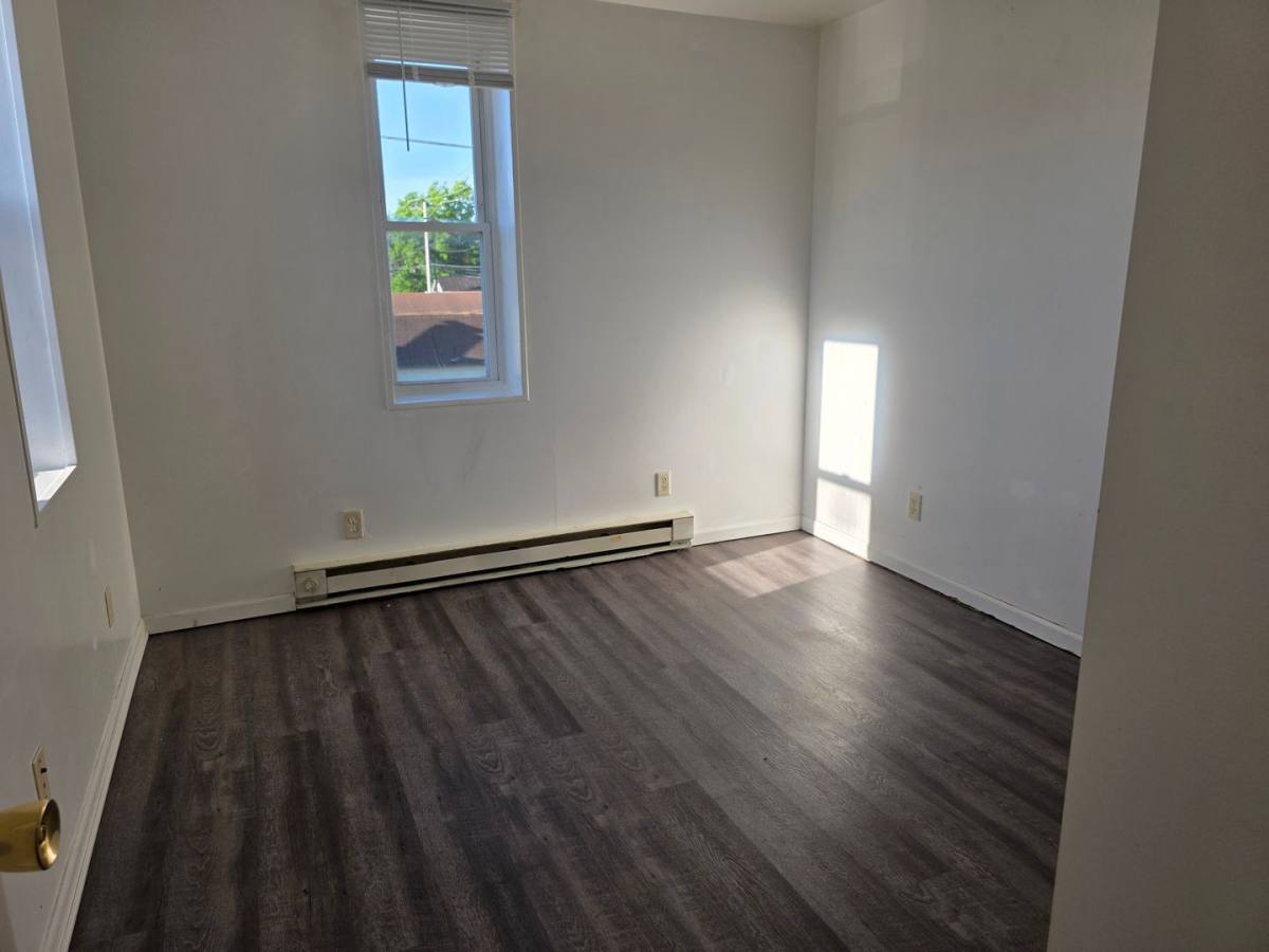 Apartment for rent at 105 W Emeline St, Milford, IN 46542