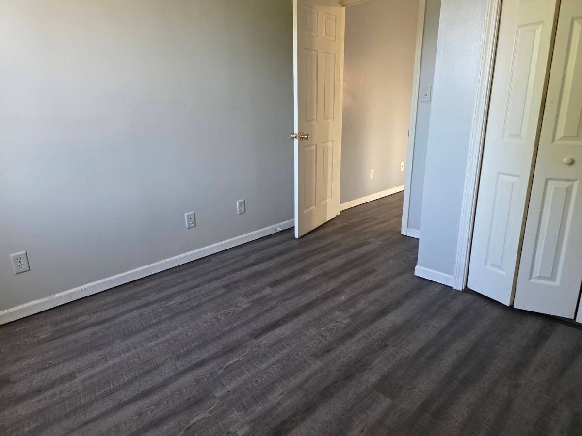 Apartment for rent at 105 W Emeline St, Milford, IN 46542