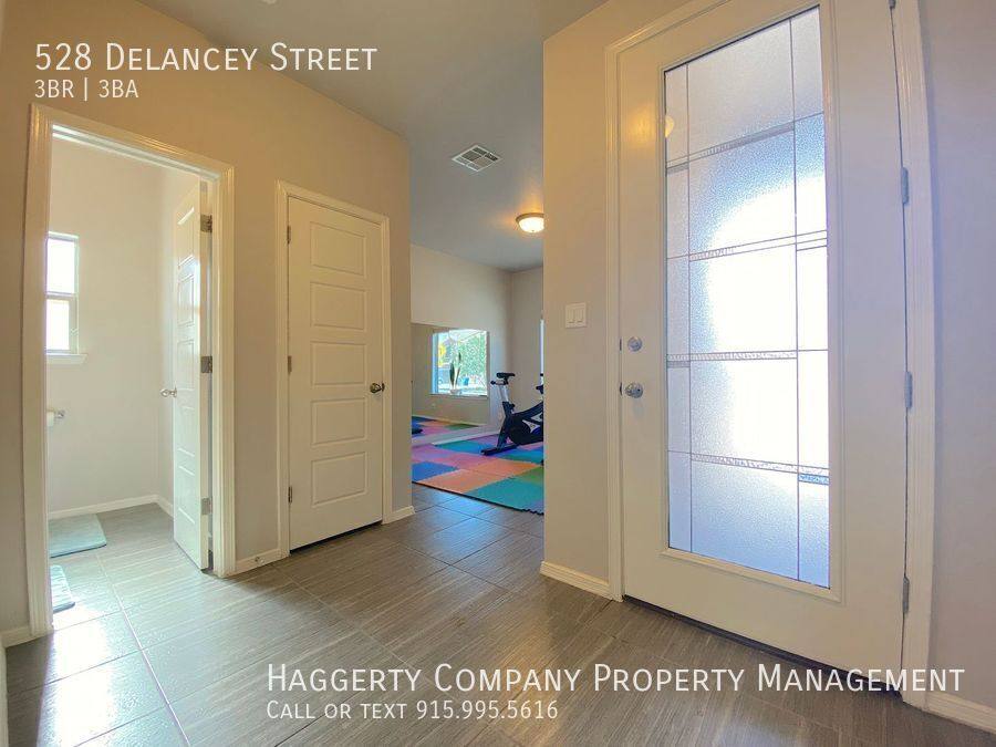 House for rent at 528 Delancey St, El Paso, TX 79938