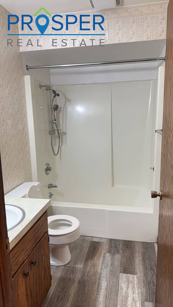 Apartment for rent at 527 E Lexington Blvd, Eau Claire, WI 54701