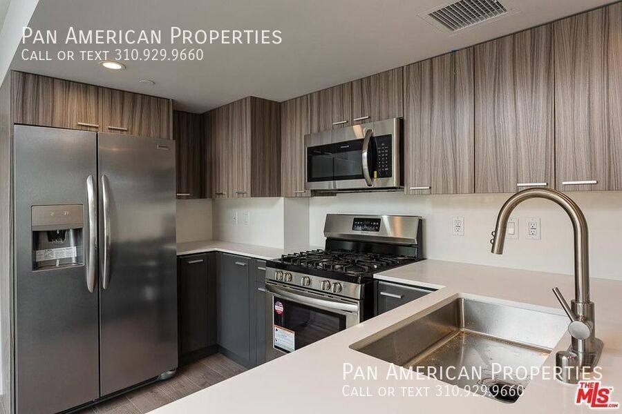Apartment for rent at 1306 N Orange Dr #PH2, Los Angeles, CA 90028