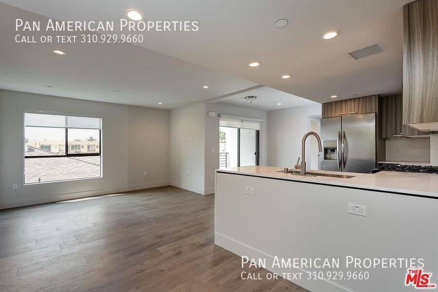 Apartment for rent at 1306 N Orange Dr #PH2, Los Angeles, CA 90028
