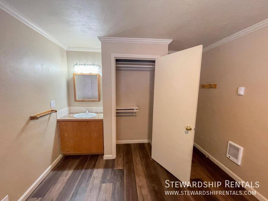 Apartment for rent at 1827 Harris St #114, Eugene, OR 97403