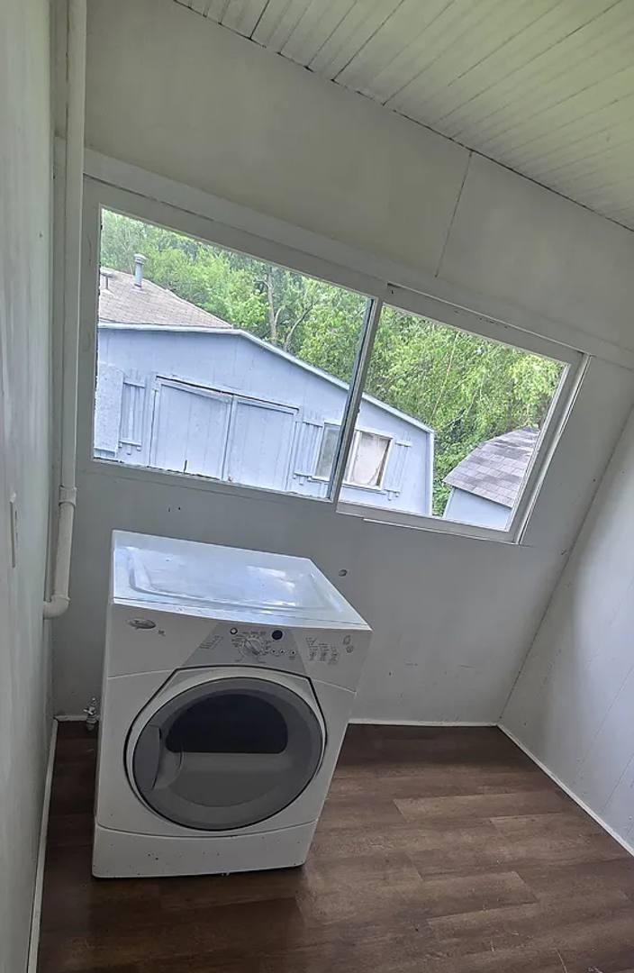 House for rent at 2062 N Albertha Ave, Springfield, MO 65803