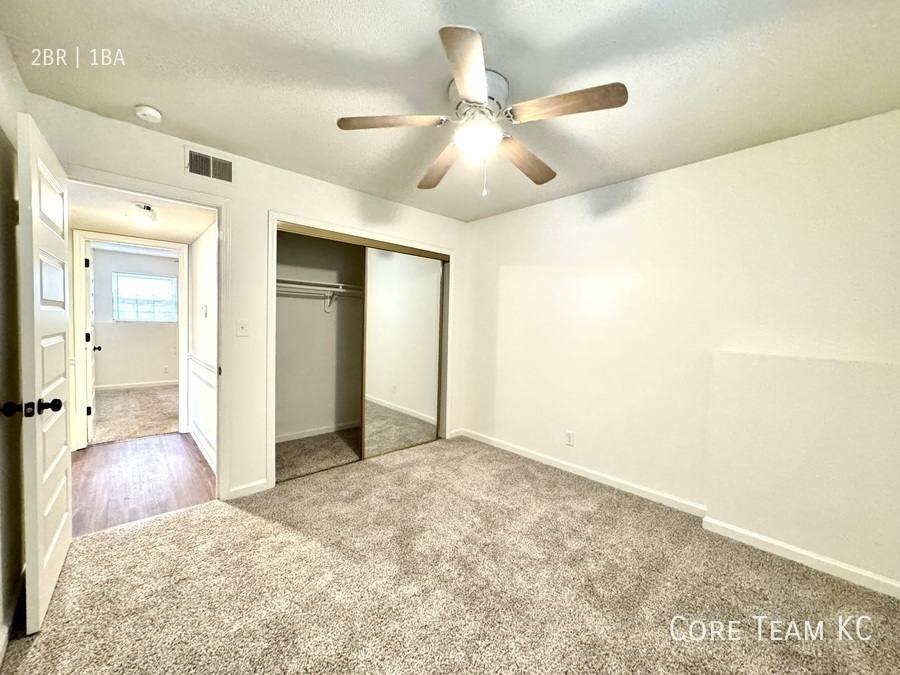 Apartment for rent at 4410 Jarboe St #4, Kansas City, MO 64111