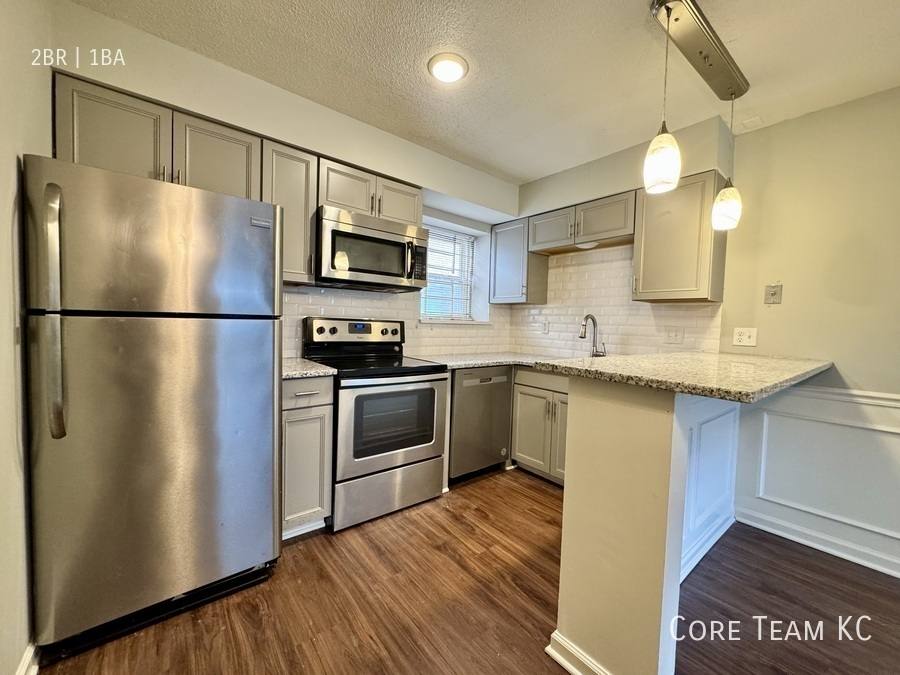 Apartment for rent at 4410 Jarboe St #4, Kansas City, MO 64111