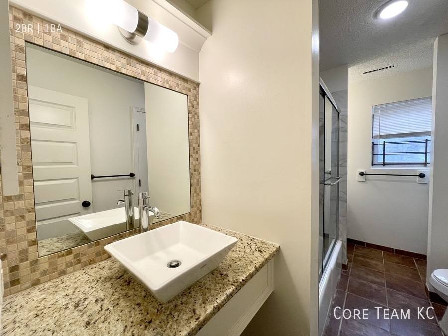 Apartment for rent at 4410 Jarboe St #4, Kansas City, MO 64111