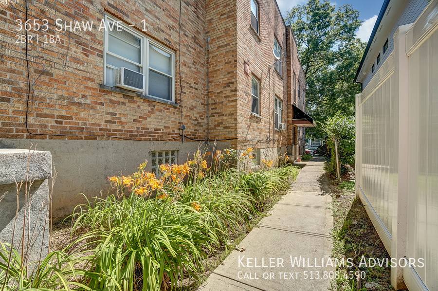 Apartment for rent at 3653 Shaw Ave #1, Cincinnati, OH 45208