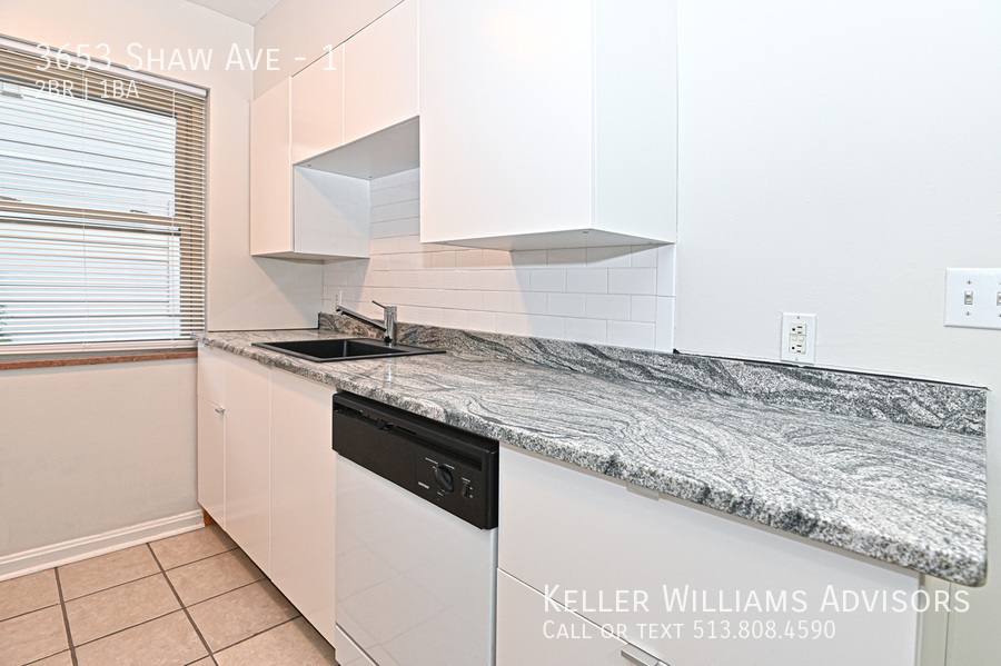 Apartment for rent at 3653 Shaw Ave #1, Cincinnati, OH 45208