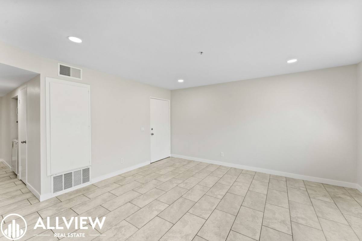 Apartment for rent at 2418 Huntington St, Huntington Beach, CA 92648