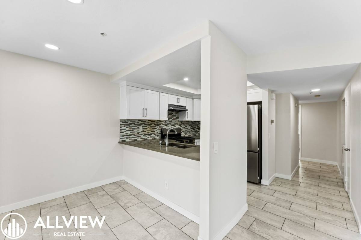 Apartment for rent at 2418 Huntington St, Huntington Beach, CA 92648